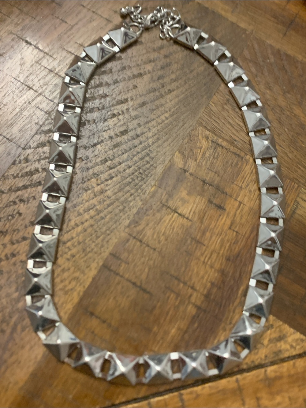 NWOT Silver Pyramid Link Necklace - Women's Jewelry